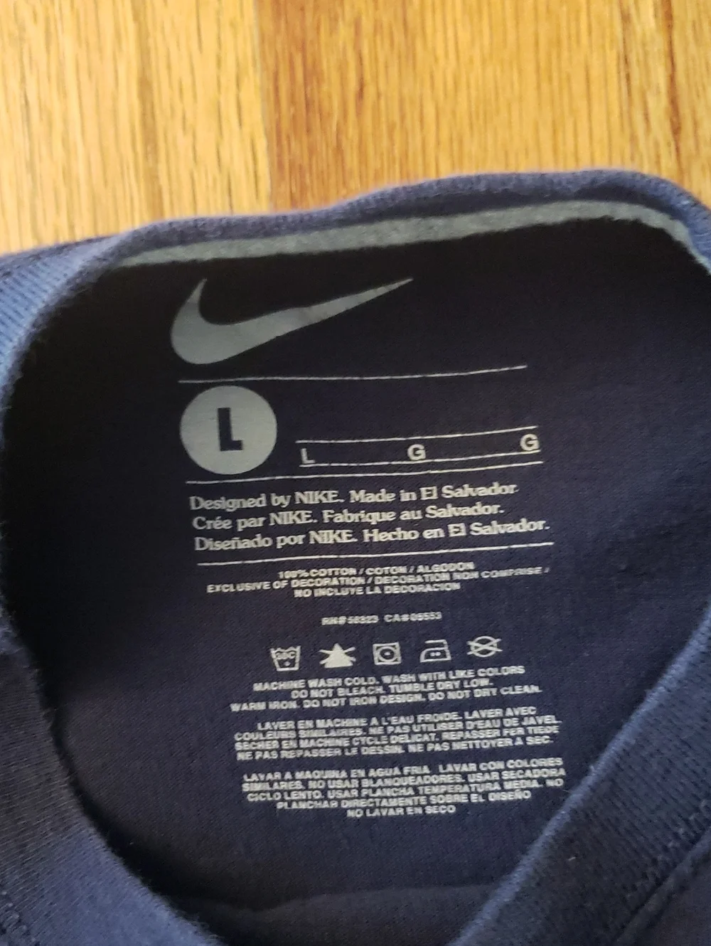 Nike Swoosh Graphic Navy Short Sleeve Tee Size: L